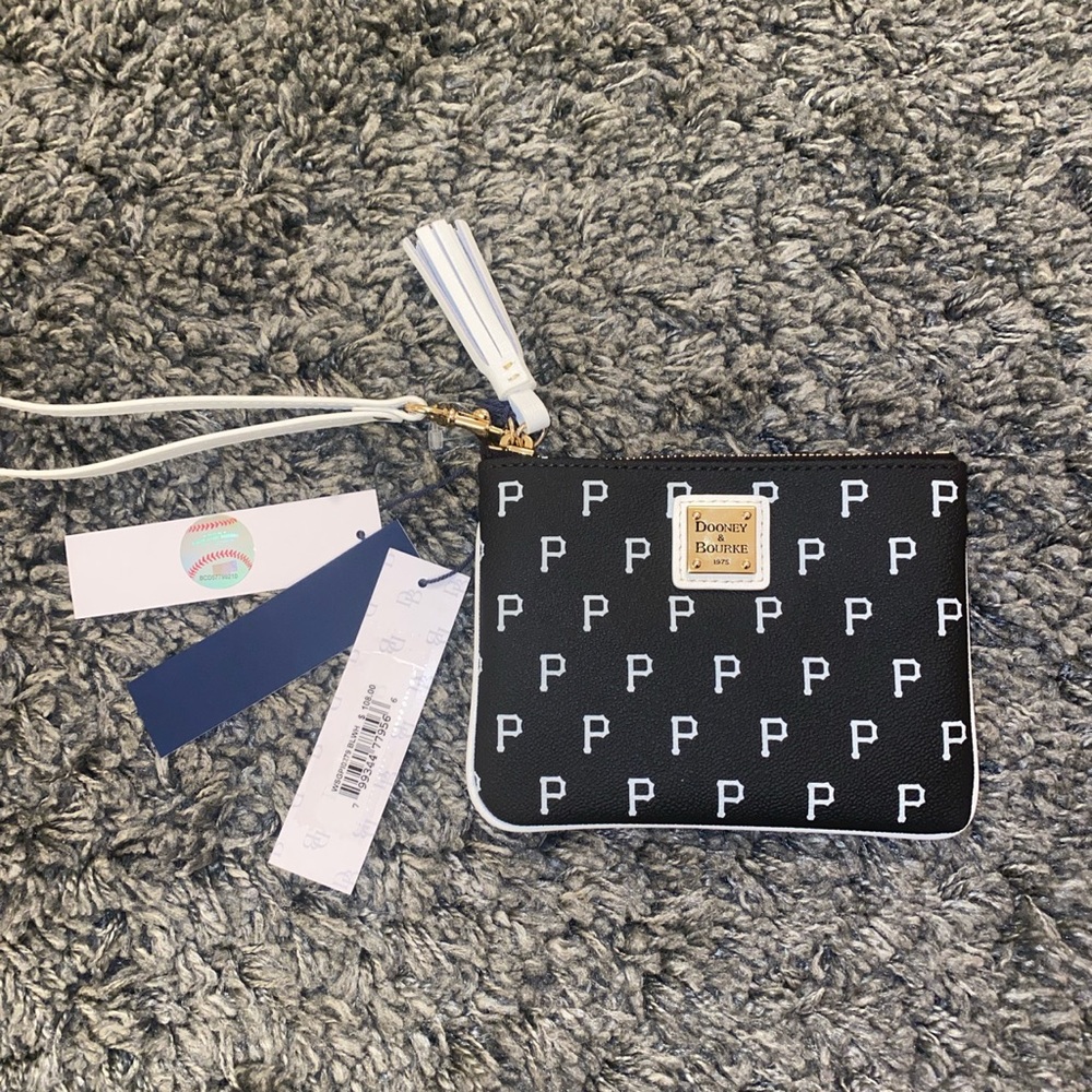 DOONEY & BOURKE PITTSBURG PIRATES PURSE